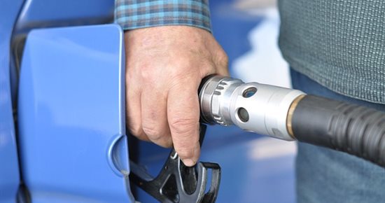 Rejet en bloc de la hausse de la fiscalité des carburants annoncée par Bruno Lemaire