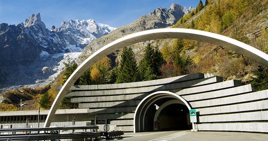 La France repousse la date de fermeture du tunnel du Mont-Blanc