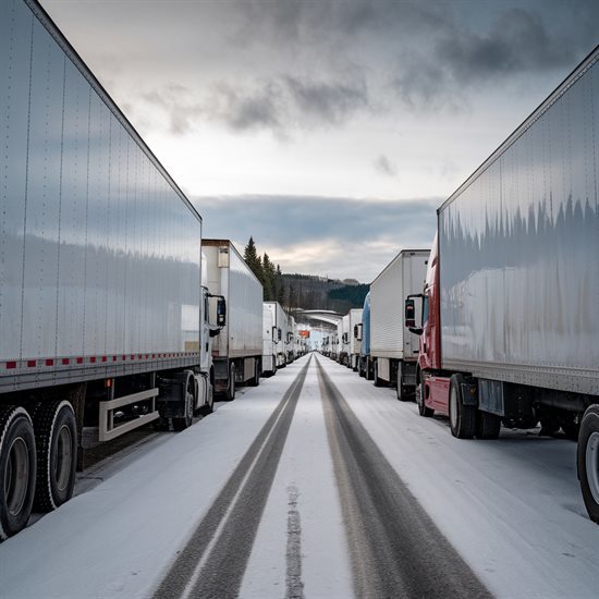 Blocage sur l'A36 : 800 camions immobilisés durant la nuit, 150 encore à l'arrêt ce matin