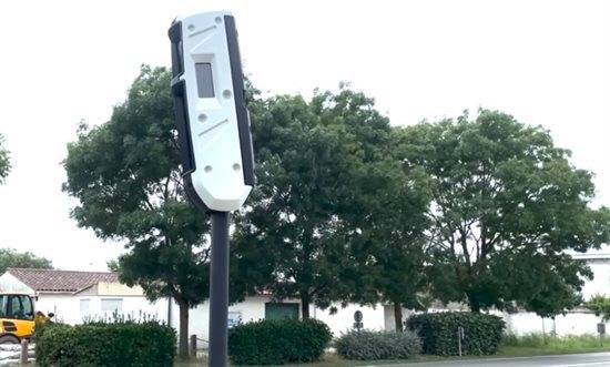 Sécurité routière : quand le flash du radar vérifie aussi votre contrat d'assurance.